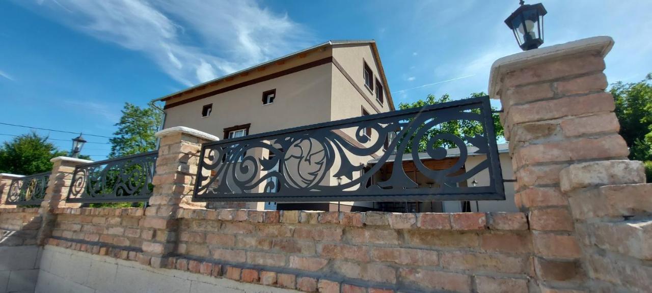 Villa Verteskacsa Vertesacsa Luaran gambar