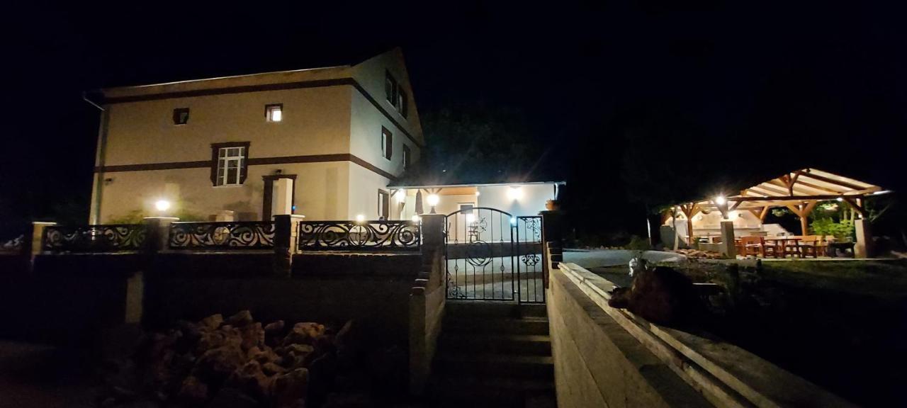 Villa Verteskacsa Vertesacsa Luaran gambar