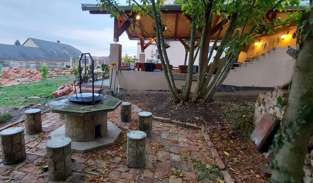 Villa Verteskacsa Vertesacsa Luaran gambar